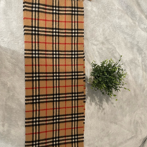 ❤️BURBERRY Scarf Lambswool ❤️ - Picture 4 of 6